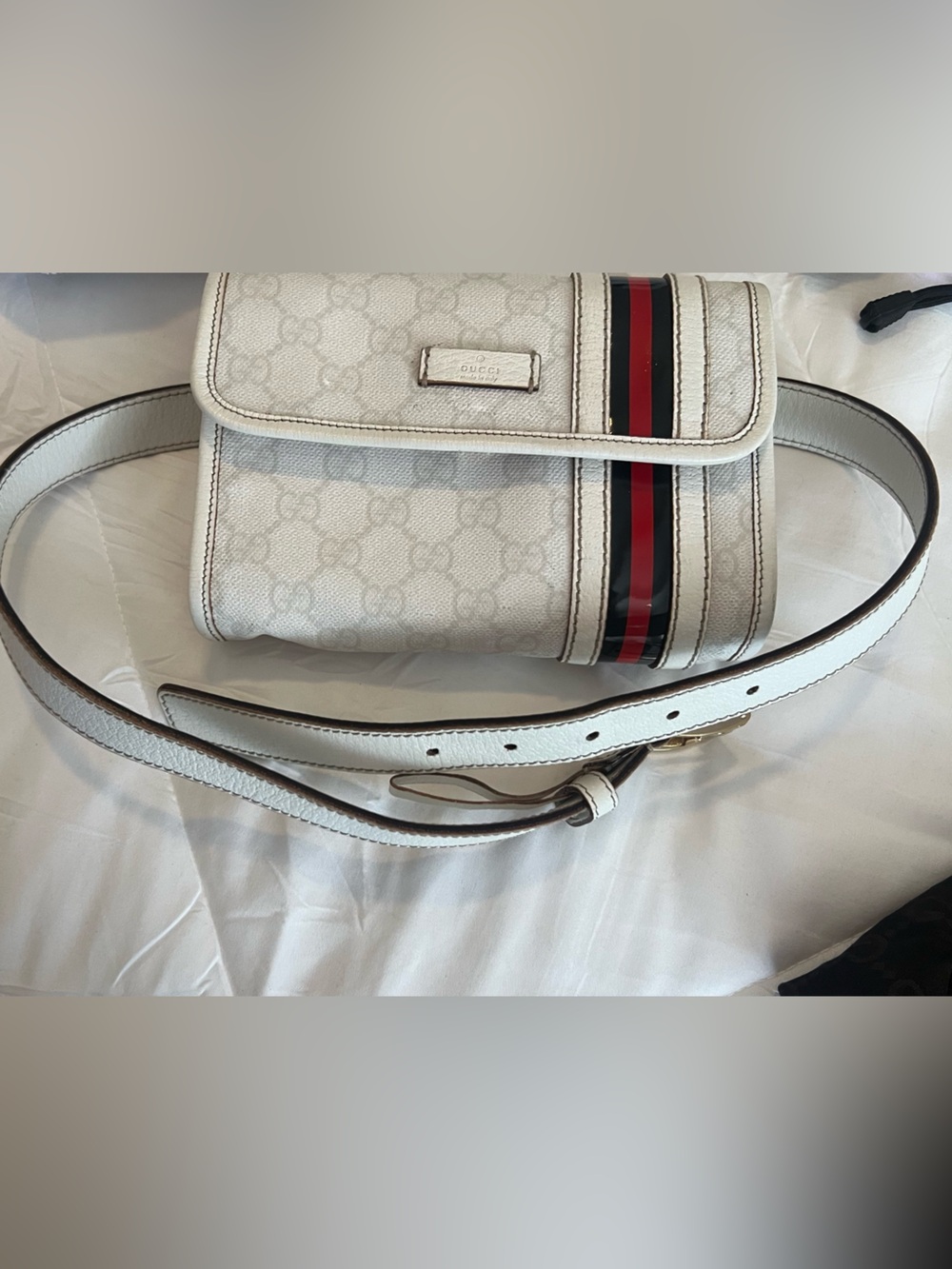 Gucci White Signature Web belt bag